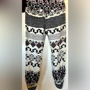 Parker pants (Silk pattern cropped pants)